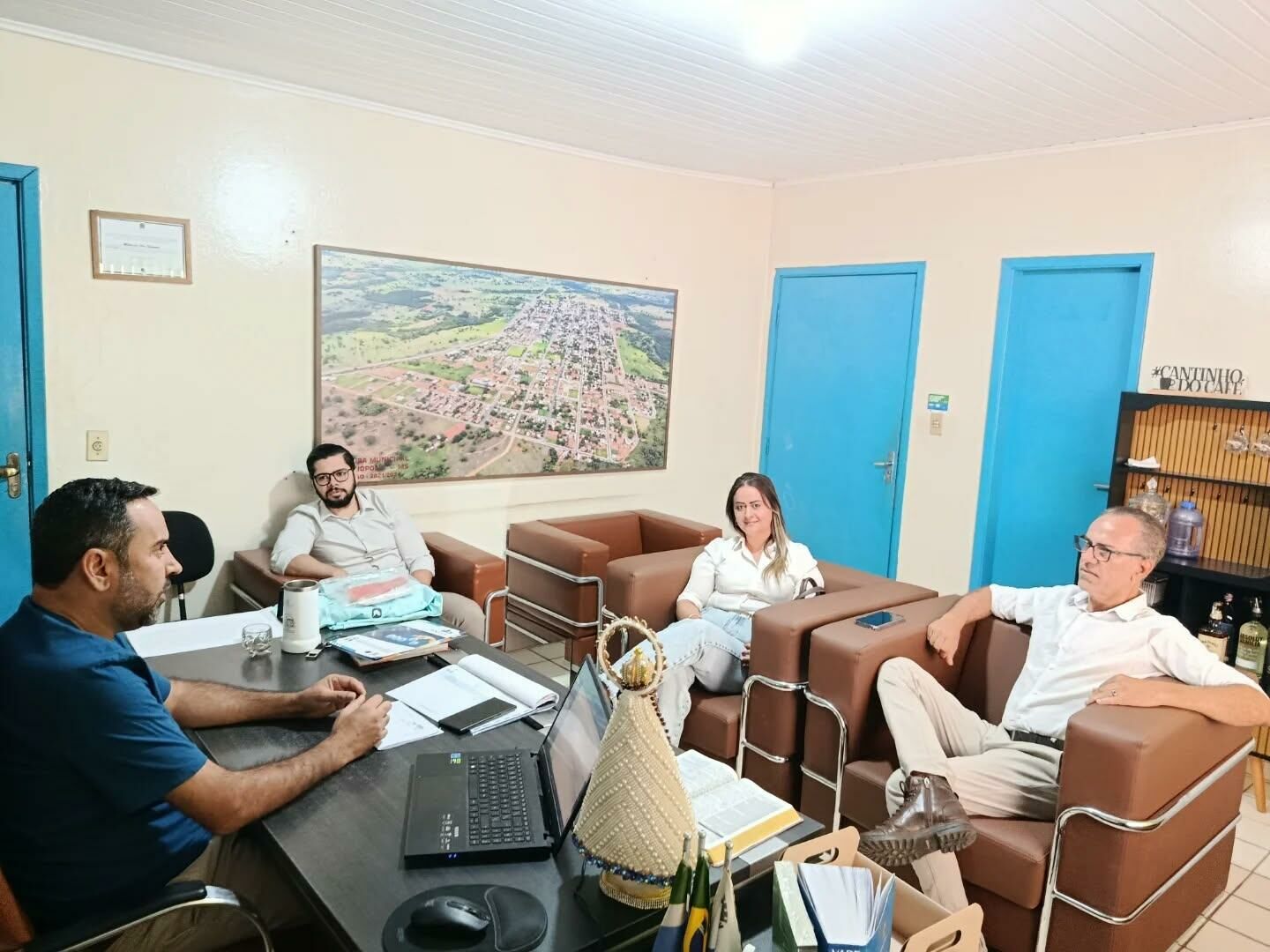 Imagem de compartilhamento para o artigo Prefeito Weliton Guimarães discute implantação de cursos EAD e criação de Procon em Alcinópolis da MS Todo dia